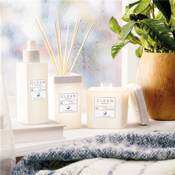 Clean Reserve Rain Scented Candle (Kuva 3 tuotteesta 4)