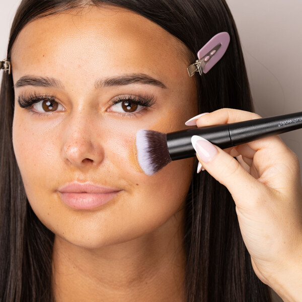 Brushworks No. 2 Buffing Foundation Brush (Kuva 9 tuotteesta 9)