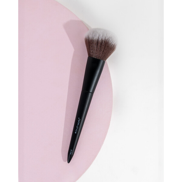 Brushworks No. 5 Powder Brush (Kuva 5 tuotteesta 9)