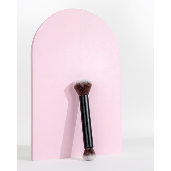 Brushworks No. 6 Double Ended Powder & Buff (Kuva 5 tuotteesta 8)