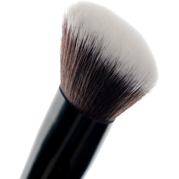 Brushworks No. 7 Angled Blush Brush (Kuva 4 tuotteesta 9)