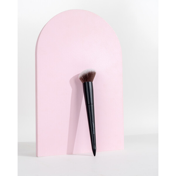 Brushworks No. 7 Angled Blush Brush (Kuva 6 tuotteesta 9)