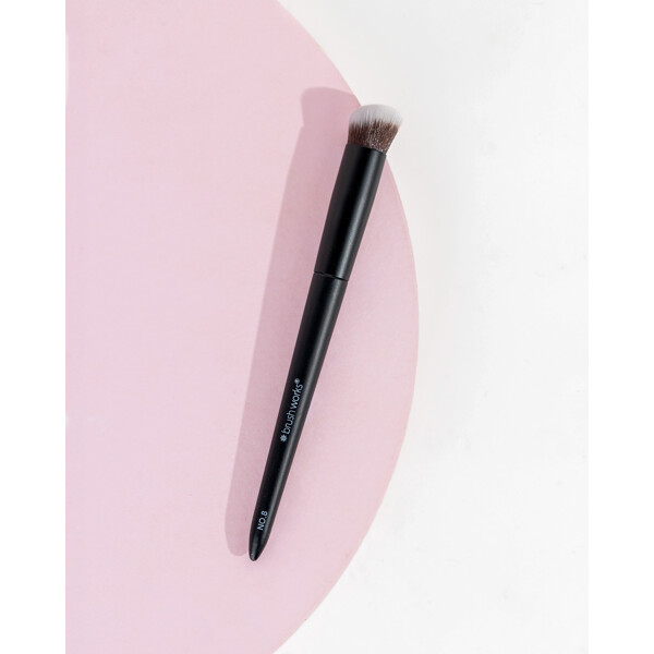 Brushworks No. 8 Precise Angled Concealer Brush (Kuva 5 tuotteesta 9)