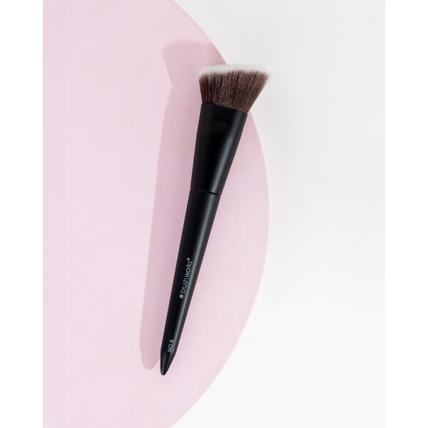Brushworks No. 9 Angled Flat Foundation Brush (Kuva 5 tuotteesta 11)