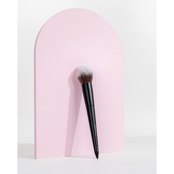 Brushworks No. 10 Bronzer Brush (Kuva 6 tuotteesta 8)