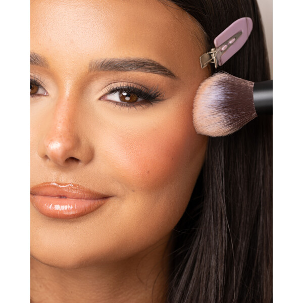 Brushworks No. 10 Bronzer Brush (Kuva 8 tuotteesta 8)