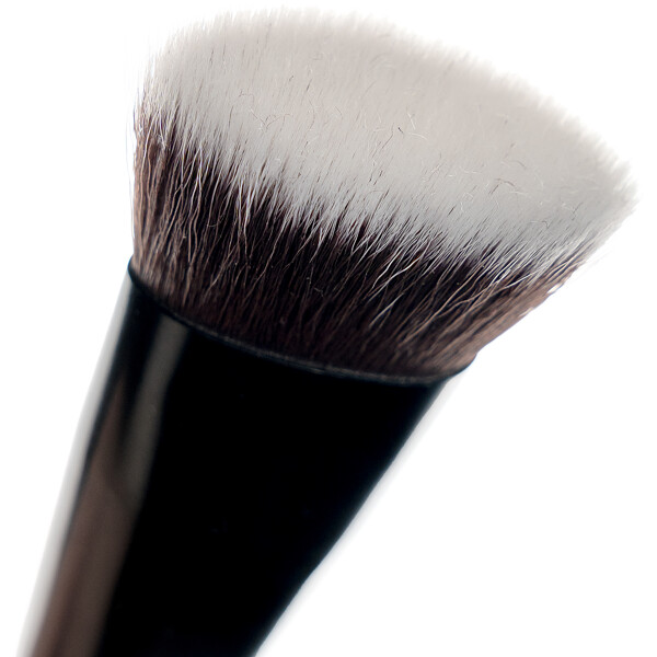 Brushworks No. 11 Flat Top Contour Brush (Kuva 4 tuotteesta 8)