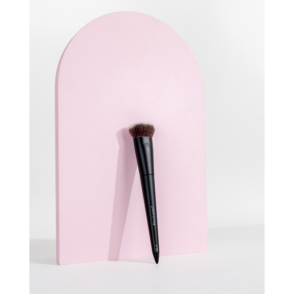 Brushworks No. 11 Flat Top Contour Brush (Kuva 6 tuotteesta 8)