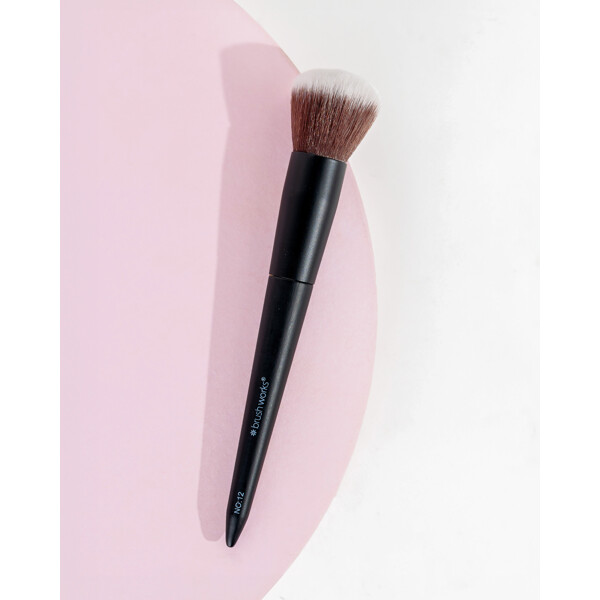 Brushworks No. 12 Blush Brush (Kuva 5 tuotteesta 7)
