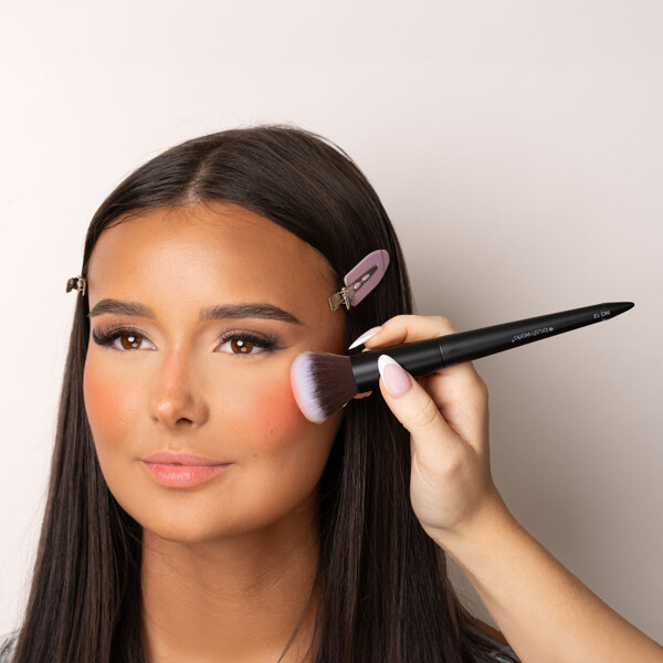 Brushworks No. 12 Blush Brush (Kuva 7 tuotteesta 7)