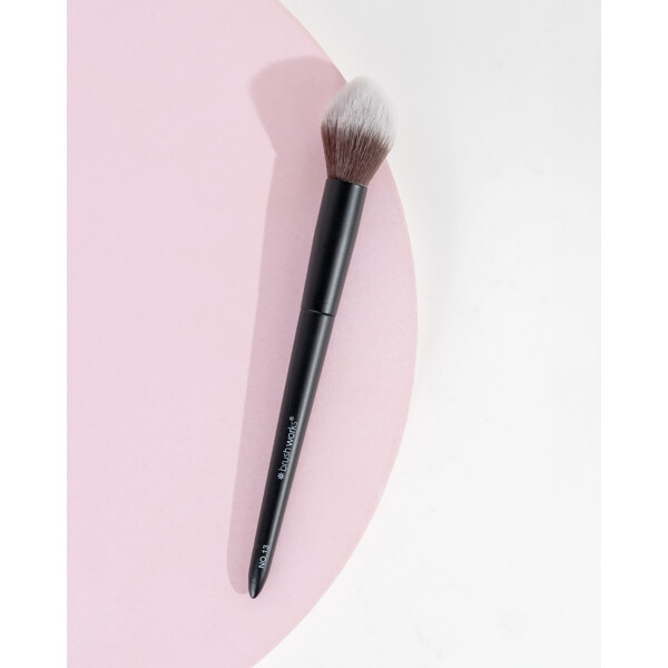 Brushworks No. 13 Highlight Brush (Kuva 5 tuotteesta 8)