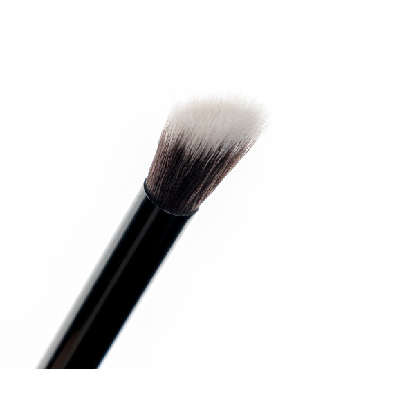 Brushworks No. 15 Angled Blending Eye Brush (Kuva 4 tuotteesta 8)