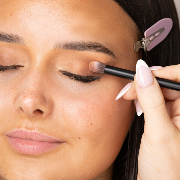 Brushworks No. 16 Tapered Blending Eye Brush (Kuva 7 tuotteesta 7)