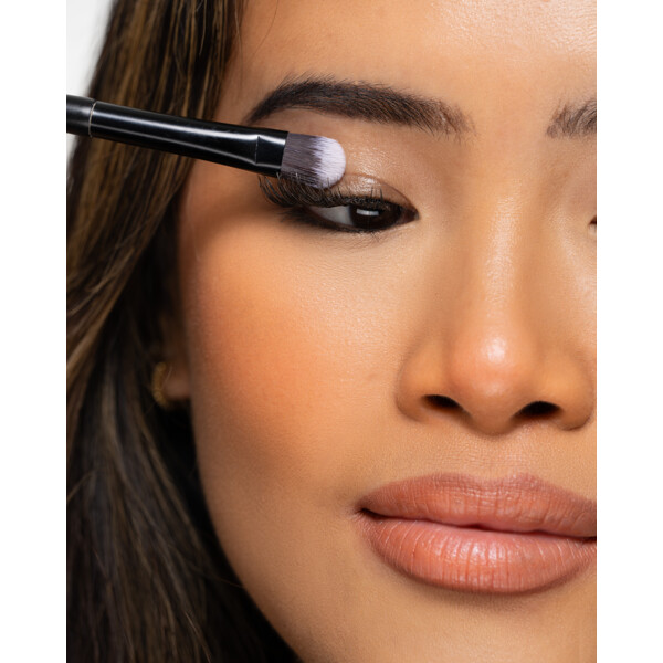 Brushworks No. 18 Flat Eye Brush (Kuva 7 tuotteesta 9)
