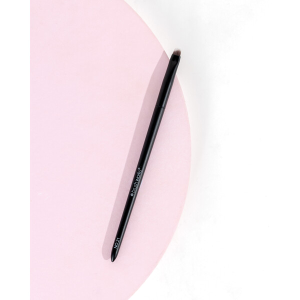 Brushworks No. 21 Precise Brow Brush (Kuva 5 tuotteesta 8)
