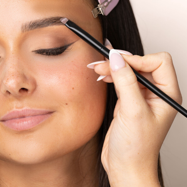 Brushworks No. 21 Precise Brow Brush (Kuva 8 tuotteesta 8)