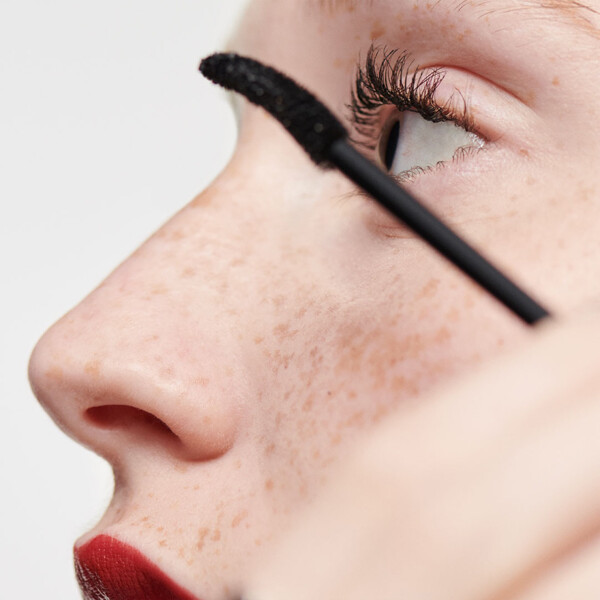 High Impact Zero Gravity Mascara (Kuva 2 tuotteesta 7)