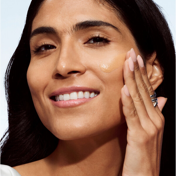 Even Better Clinical Vitamin Makeup (Kuva 4 tuotteesta 10)