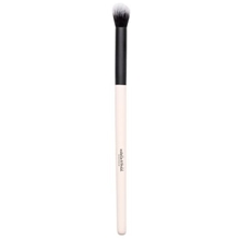 Estelle & Thild Silky Eyeshadow Blending Brush