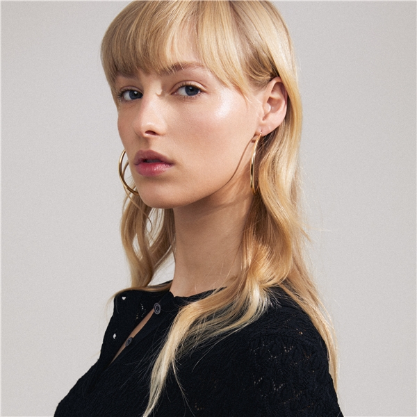 28243-2013 PRIYA Large Hoop Earrings (Kuva 2 tuotteesta 4)