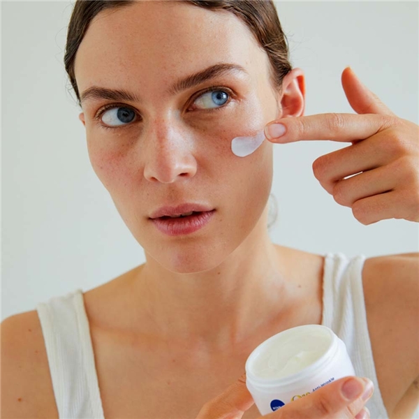Nivea Q10 Anti Wrinkle Sensitive Day SPF15 (Kuva 2 tuotteesta 6)