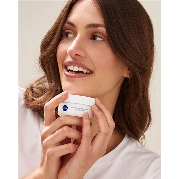 Nivea Soothing Day Cream - Sensitive Skin (Kuva 3 tuotteesta 6)