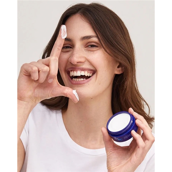 Nivea Soothing Night Cream - Sensitive Skin (Kuva 4 tuotteesta 6)