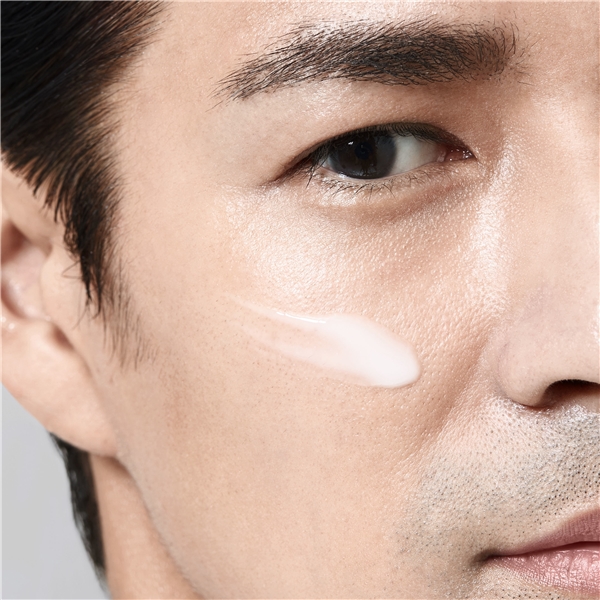 Shiseido Men Energizing Moisturizer Extra Light (Kuva 4 tuotteesta 4)