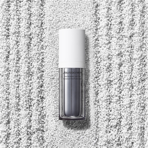 Shiseido Men Total Revitalizer Light Fluid (Kuva 4 tuotteesta 6)