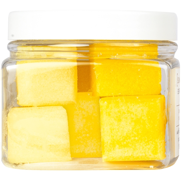 Chamomile & Ylang Ylang Exfoliating Cubes (Kuva 2 tuotteesta 3)