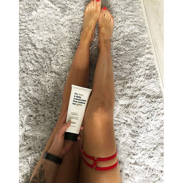 It's Love. A Daily Moisturizer Gradual Tan Lotion (Kuva 5 tuotteesta 5)