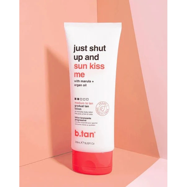 Just Shut Up & Sunkiss Me Gradual Tan Lotion (Kuva 2 tuotteesta 3)