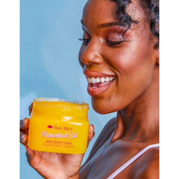 Tree Hut Passionfruit Sol Shea Sugar Scrub (Kuva 4 tuotteesta 7)