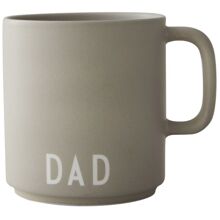 Design Letters Suosikkimuki kahvalla Dad / Cool Grey