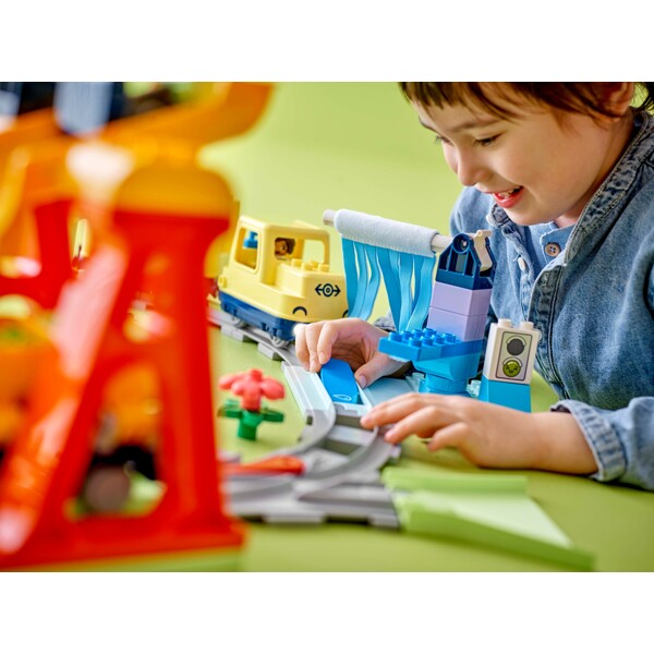 10428 LEGO Duplo Suuri Interaktiivinen Lähijuna (Kuva 5 tuotteesta 6)