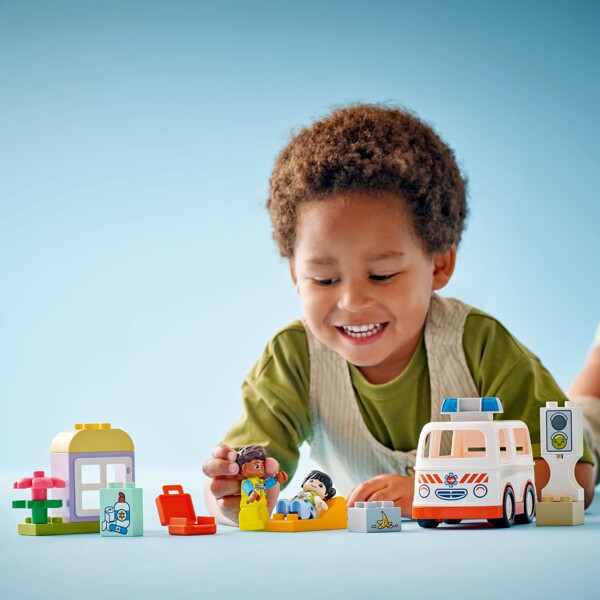 10447 LEGO Duplo Ambulans & Kuljettaja (Kuva 5 tuotteesta 5)