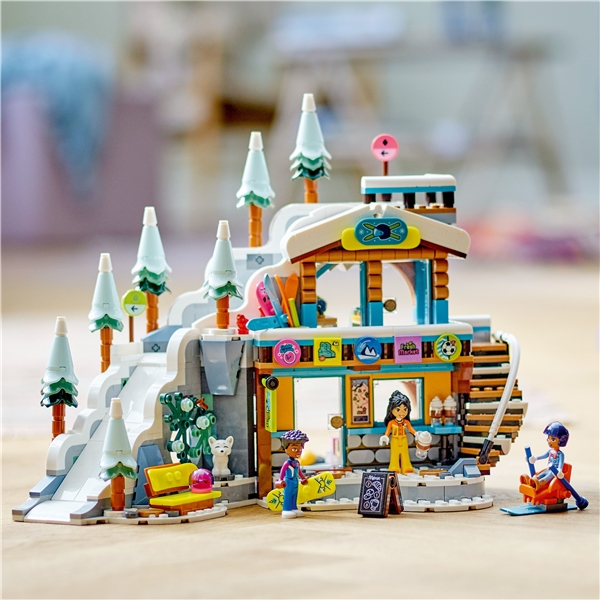 41756 LEGO Friends Laskettelukeskus & Rinnekahvila (Kuva 6 tuotteesta 6)