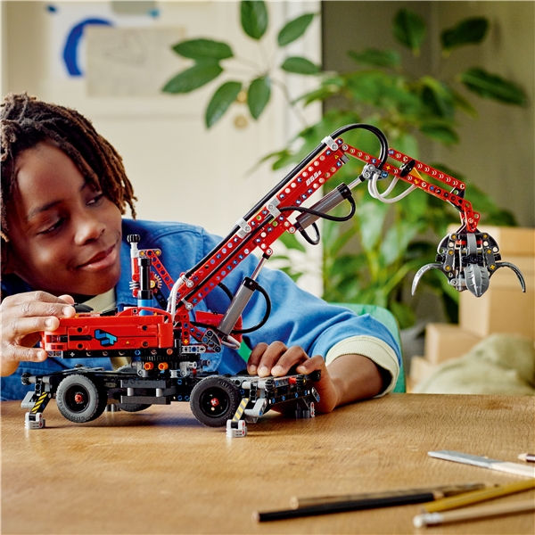 42144 LEGO Technic Materiaalinkäsittelykone (Kuva 5 tuotteesta 6)
