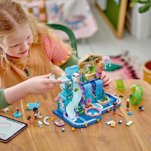 42630 LEGO Friends Heartlake Cityn Vesipuisto (Kuva 4 tuotteesta 6)