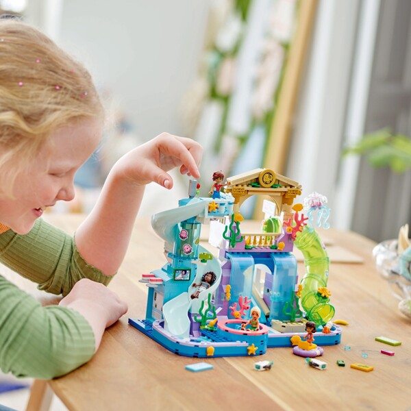 42630 LEGO Friends Heartlake Cityn Vesipuisto (Kuva 5 tuotteesta 6)