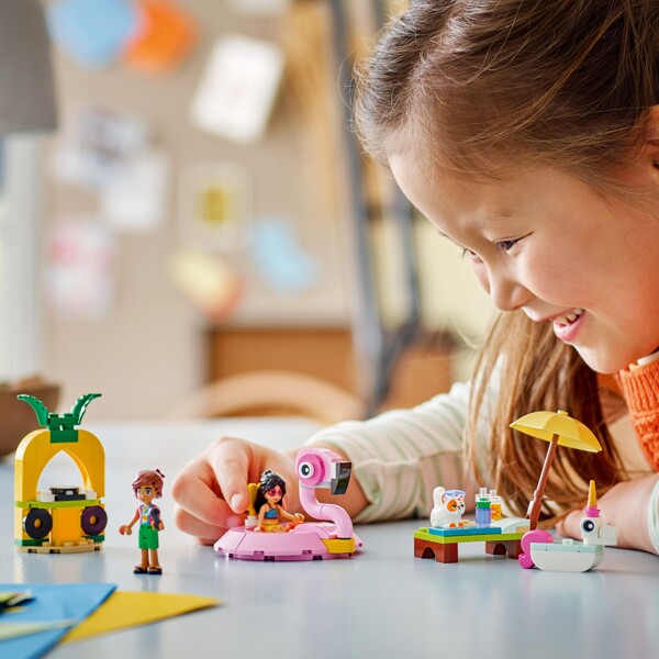 42658 LEGO Friends Uimajuhlat Unicorn& Flamingo (Kuva 5 tuotteesta 6)