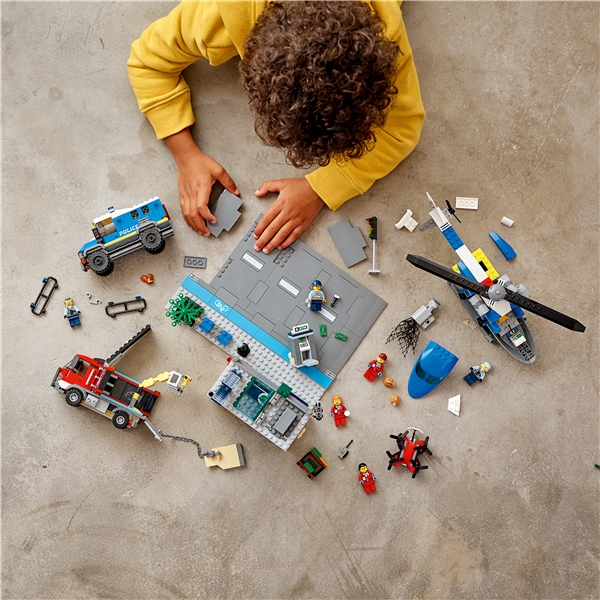 60317 LEGO Poliisi ja Pankkirosvojen Takaa-ajo (Kuva 4 tuotteesta 5)