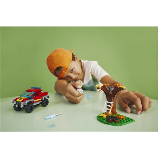 60393 LEGO City Palokunnan Nelivetoauto (Kuva 5 tuotteesta 6)