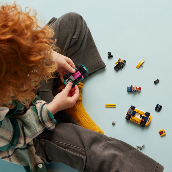 60400 LEGO City Kartingauto & kilpa-ajaja (Kuva 4 tuotteesta 6)