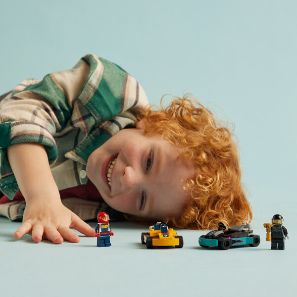 60400 LEGO City Kartingauto & kilpa-ajaja (Kuva 6 tuotteesta 6)