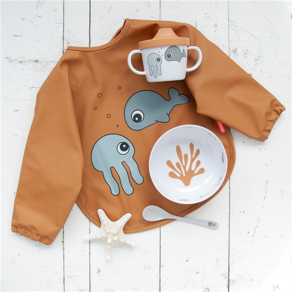 Done By Deer Sleeved Bib Sea Friends Grey (Kuva 2 tuotteesta 2)