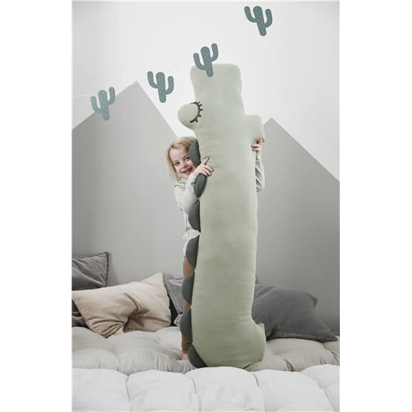 Done By Deer Comfy Body Pillow Croco (Kuva 4 tuotteesta 5)