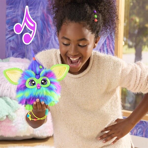 Furby Galaxy Hohtaa Pimeässä (FI) (Kuva 5 tuotteesta 5)
