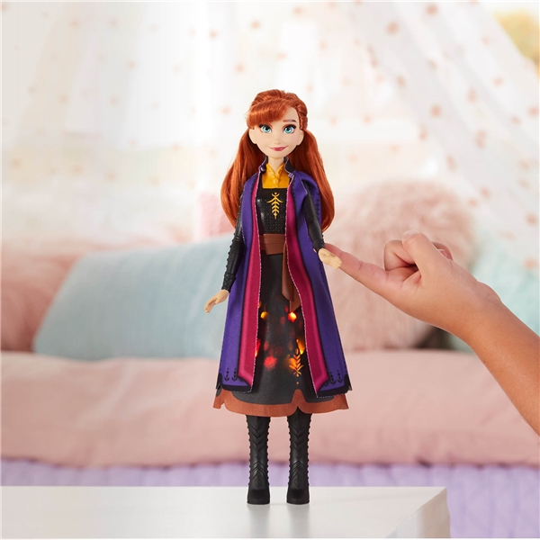 Disney Frozen 2 Light Up Fashion Doll Anna (Kuva 3 tuotteesta 4)