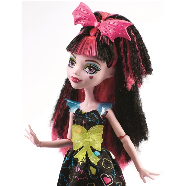 Monster High Hair Raising Ghouls Draculara (Kuva 3 tuotteesta 4)